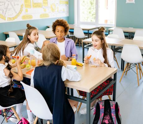 Photo de Yan Krukau: https://www.pexels.com/fr-fr/photo/manger-repas-ecole-enfants-8617514/